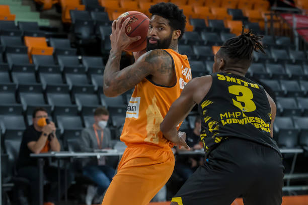 一直以来都 一直以来都