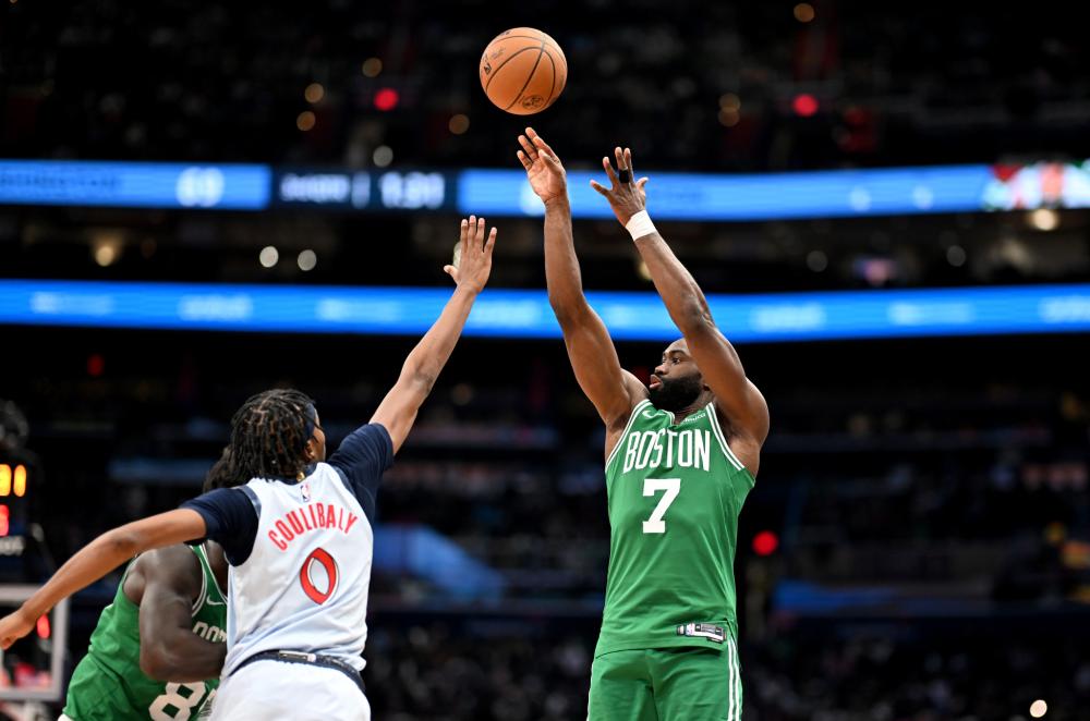 两人依偎在 两人依偎在